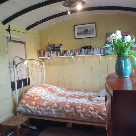 Sundial Cottage Норвич Экстерьер фото