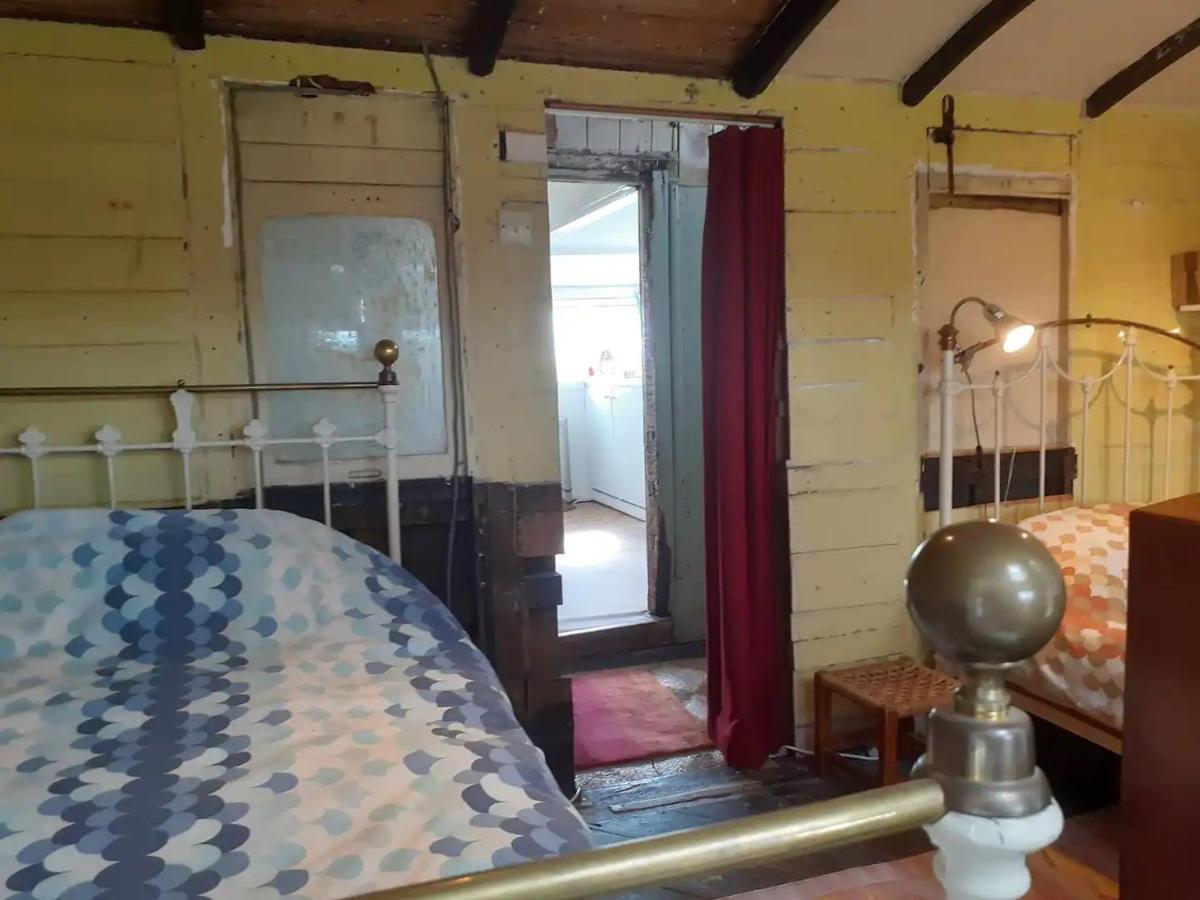 Sundial Cottage Норвич Экстерьер фото